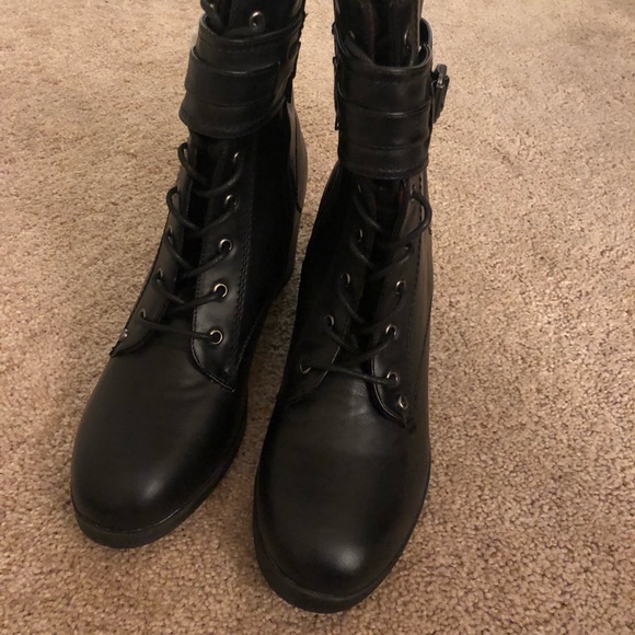 G by GUESS BLACK Booties - Picture 2 of 5